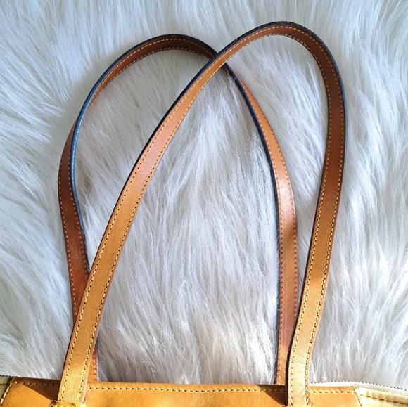 Med-Lg Dooney & Bourke shoulder bag - Picture 4 of 16